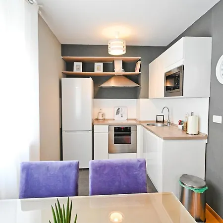 2 & Free Genius Private Parking *