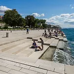 Διαμέρισμα 2 & Free Genius Private Parking *
