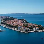 Διαμέρισμα 2 & Free Genius Private Parking Ζαντάρ