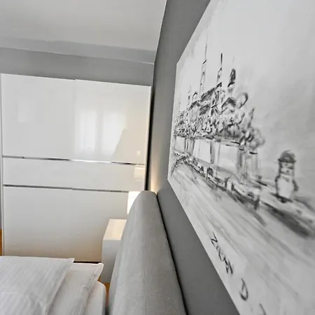 2 & Free Genius Private Parking Appartement