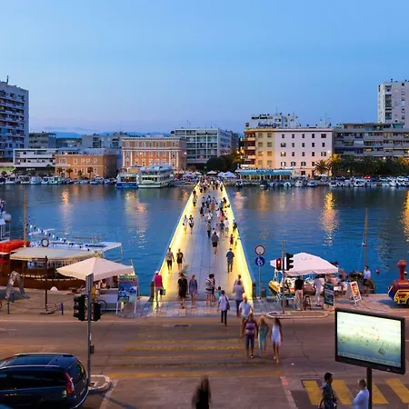 2 & Free Genius Private Parking Apartamento Zadar