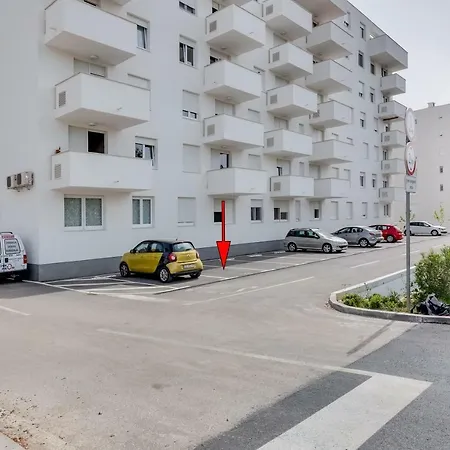 2 & Free Genius Private Parking Zadar