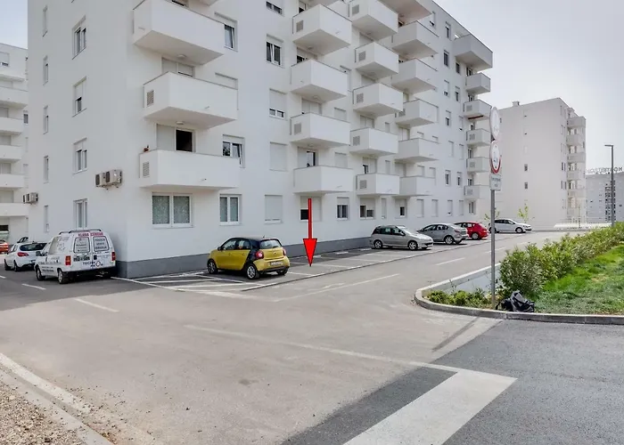 2 & Free Genius Private Parking Zadar